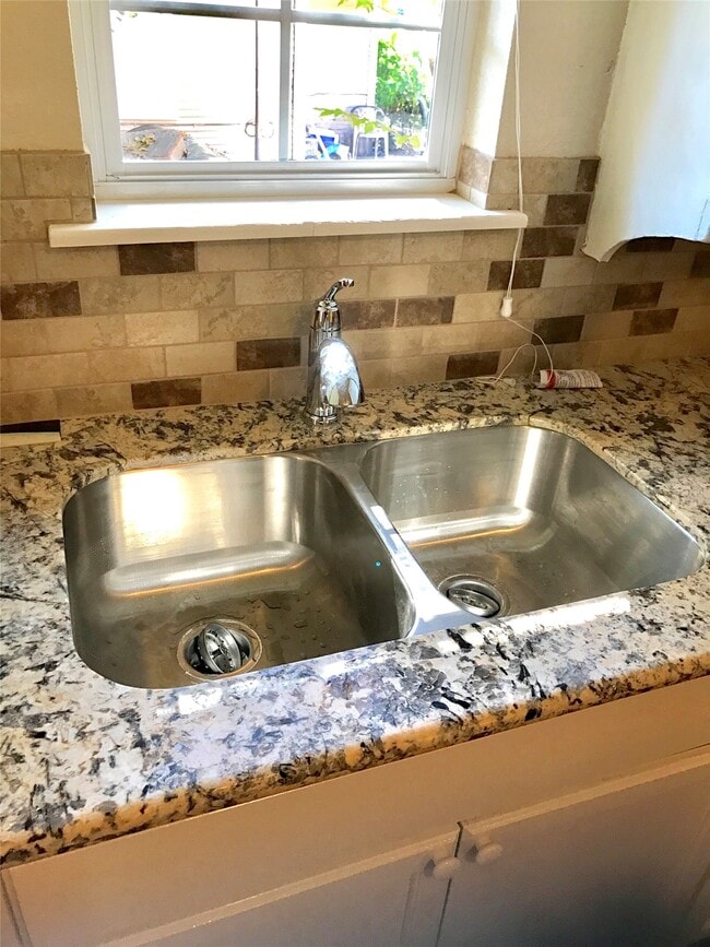 Building Photo - 1704 Sam Wilson St