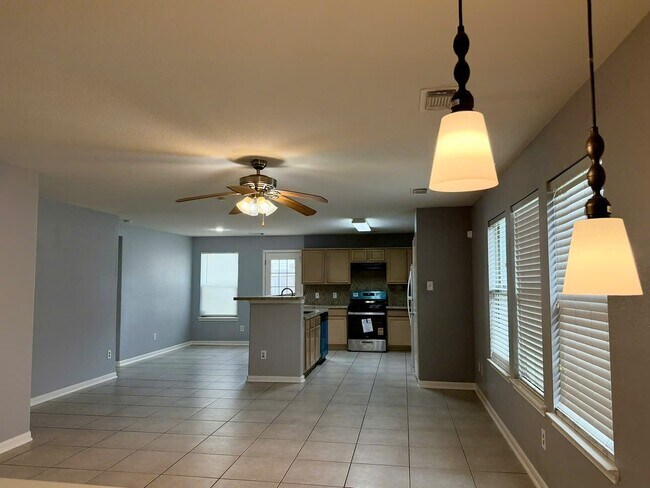 Foto del edificio - 9214 Purston Ct