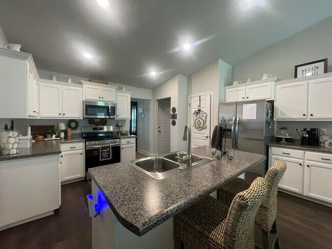 Building Photo - 6109 Buckshot Dr