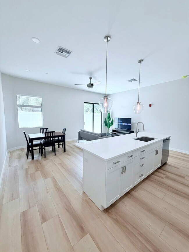 Foto del edificio - 821 16th St N