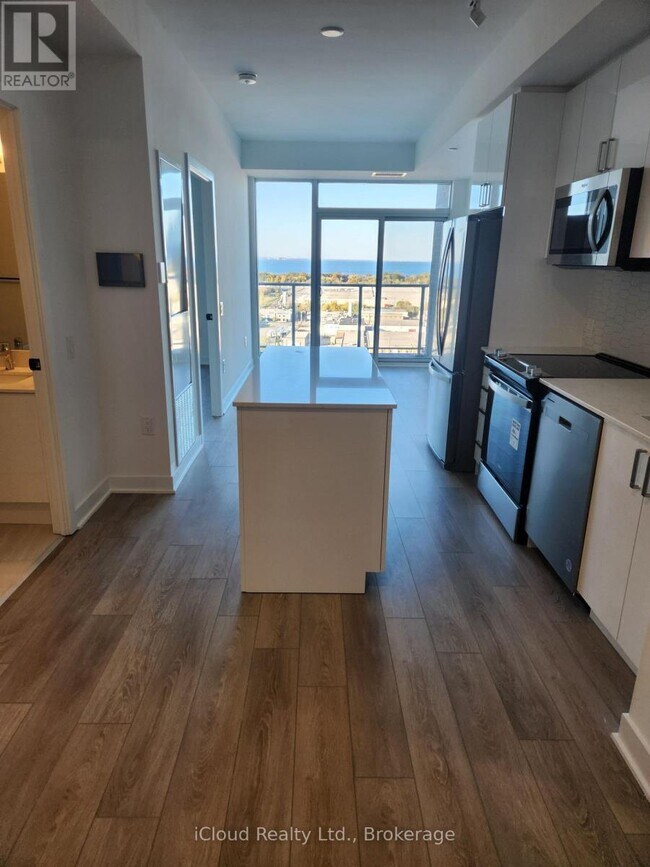 Building Photo - 2782 Barton St E