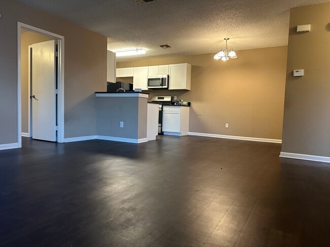 Building Photo - 1815 Gracy Farms Ln