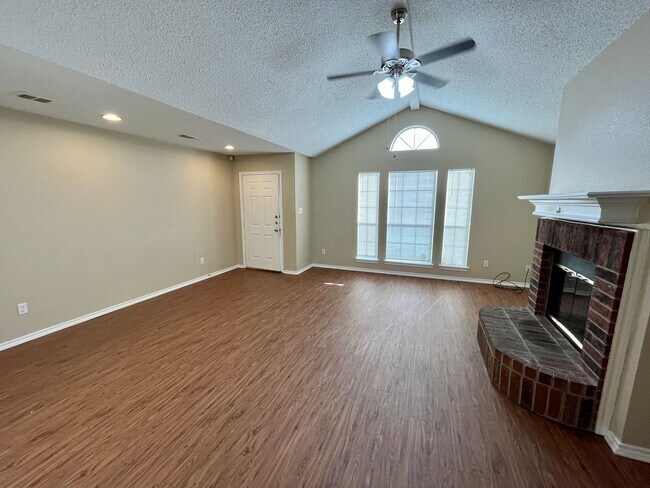 Foto del edificio - 6805 Millwood St