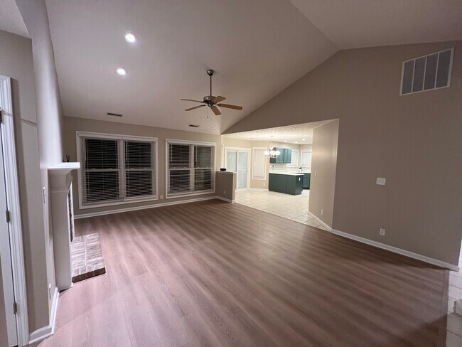 Photo - 2220 Bobolink Dr House