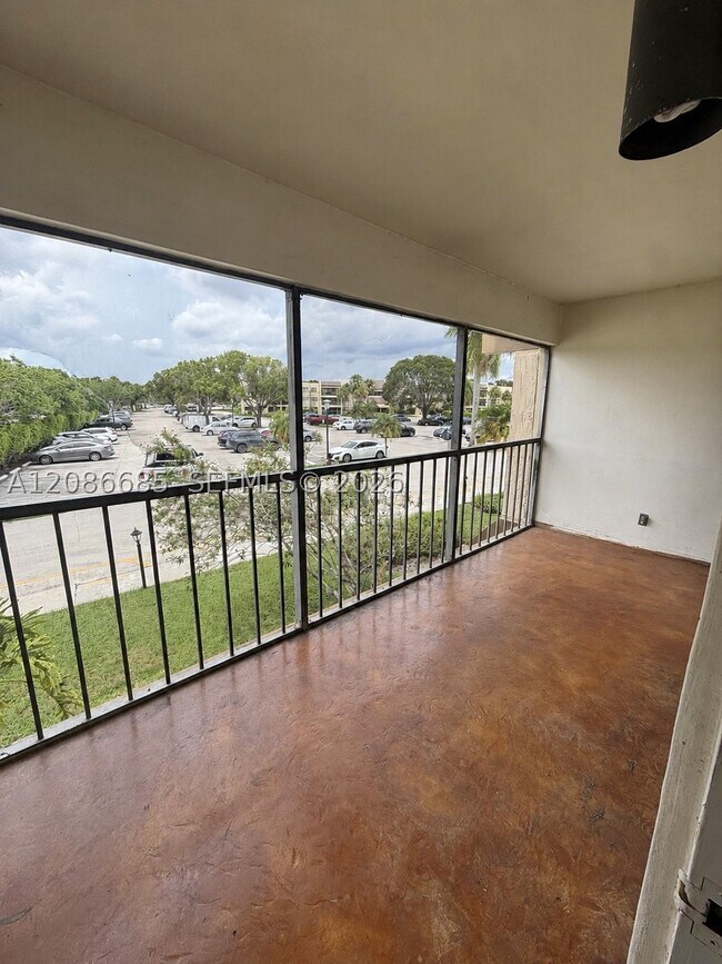 Foto del edificio - 240 Lakeview Dr