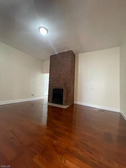 Foto del edificio - 292 Roseville Ave