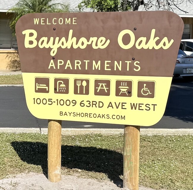 Building Photo - Bayshore Oaks