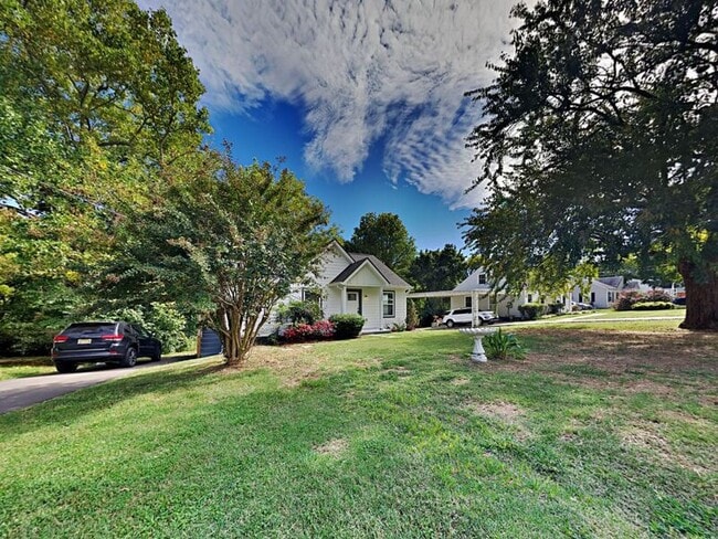 Building Photo - 1980 Loney Dr