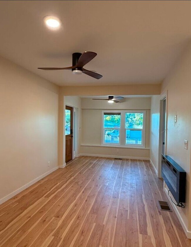 Foto del edificio - 2 bedroom 2 bath home close to downtown