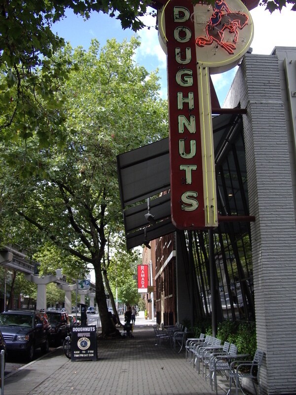 Building Photo - 2132 5th Ave