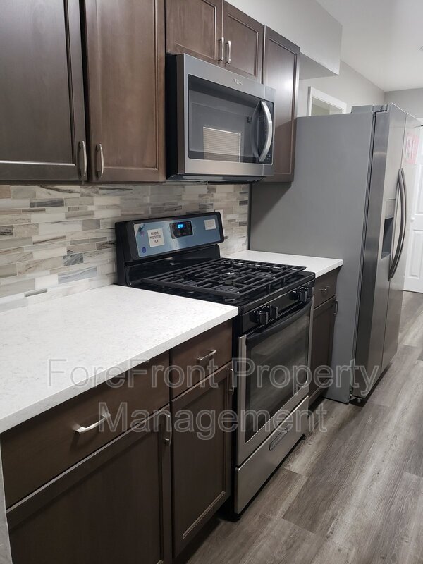 Building Photo - 117 Brettonwood Drive
