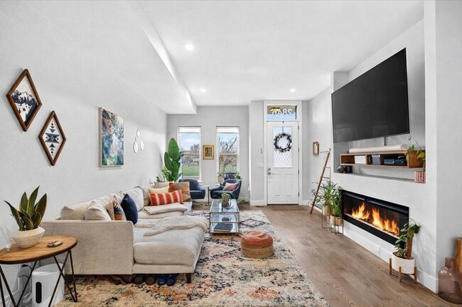 Photo - 2846 California St Townhome