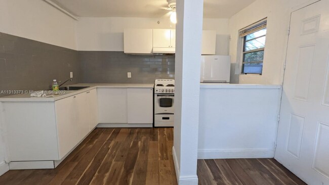 Foto del edificio - 542 NW 8th St