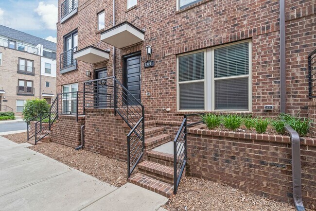 Foto del edificio - 13051 Tinton Ave
