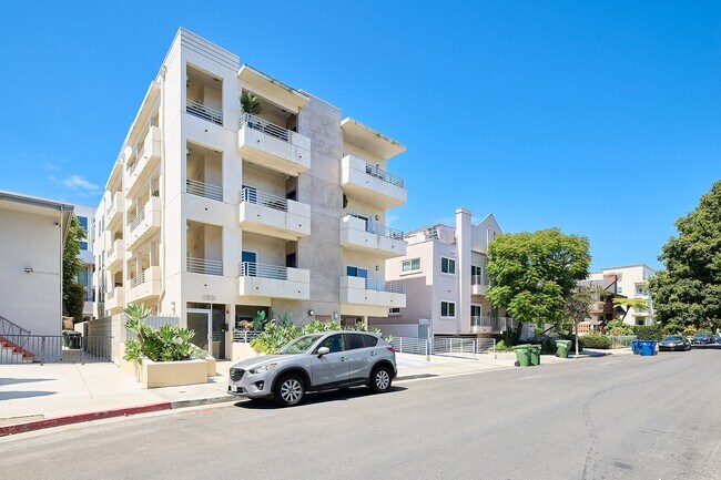 Building Photo - 11831 Avon Way