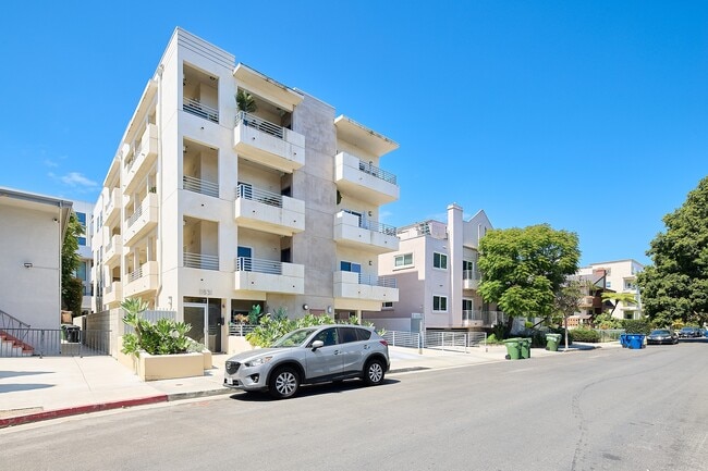 Building Photo - 11831 Avon Way