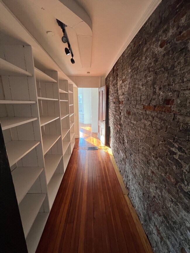 Foto del edificio - 108 N St
