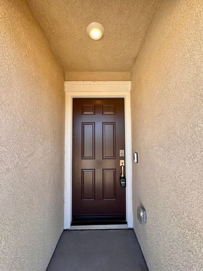 Foto del edificio - Brand New 3 Bedroom Single Story Home For ...