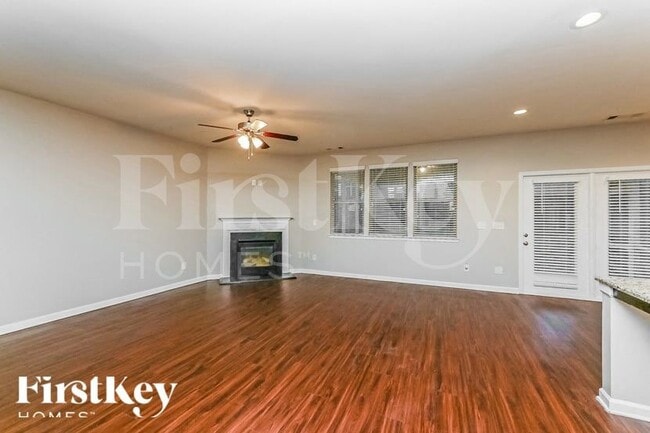 Building Photo - 520 Palm Springs Cir