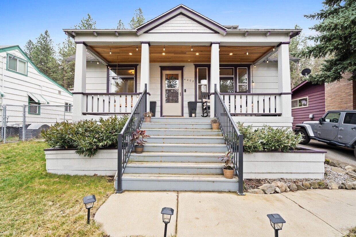 Primary Photo - 4008 E 16th Ave