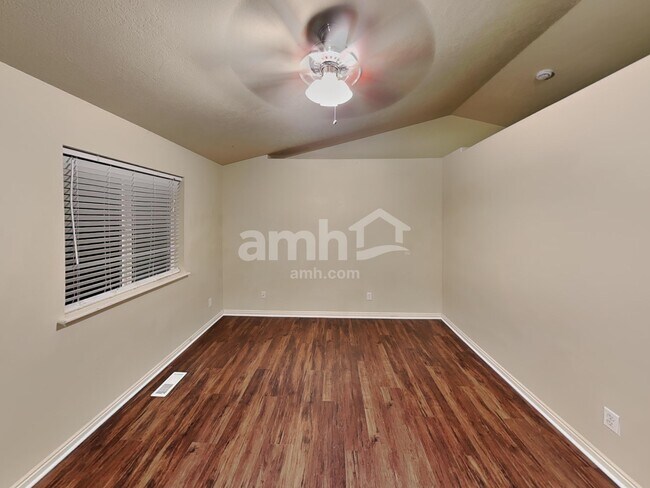 Foto del edificio - 105 W 1200 S