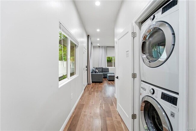 Foto del edificio - 5702 Donna Ave