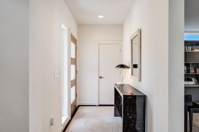 Building Photo - 7740 Seward Park Ave S