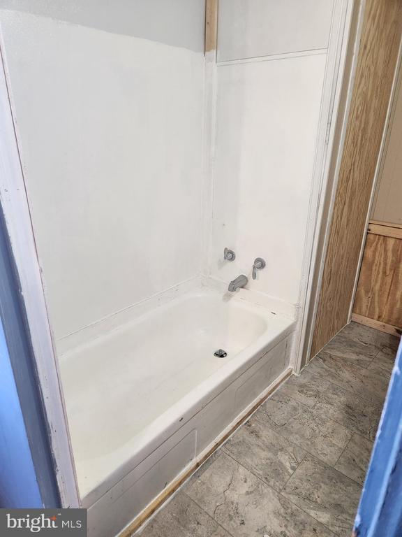 Foto del edificio - 9751 Winchester Ave