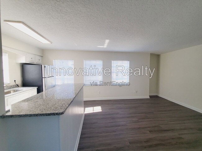 Building Photo - 5266 Davisson Ave