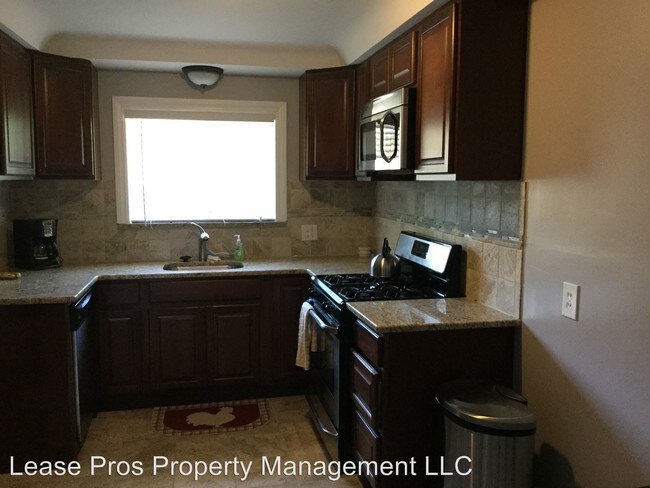 Building Photo - 3 br, 1.5 bath House - 26219 Harmon