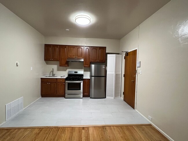 Photo - 841 Clay St Apartment