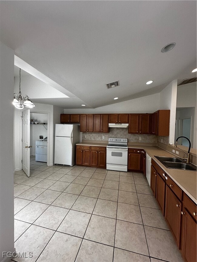 Foto del edificio - 301 East 12th Street