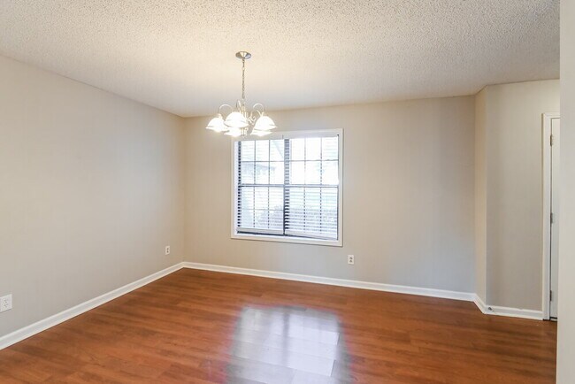 Foto del edificio - 7201 Skidmore Cove