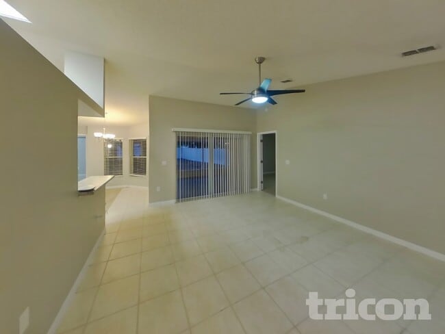 Foto del edificio - 8421 Bay Dr