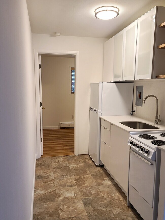 Building Photo - 900 East Prospect Street, Unit 17