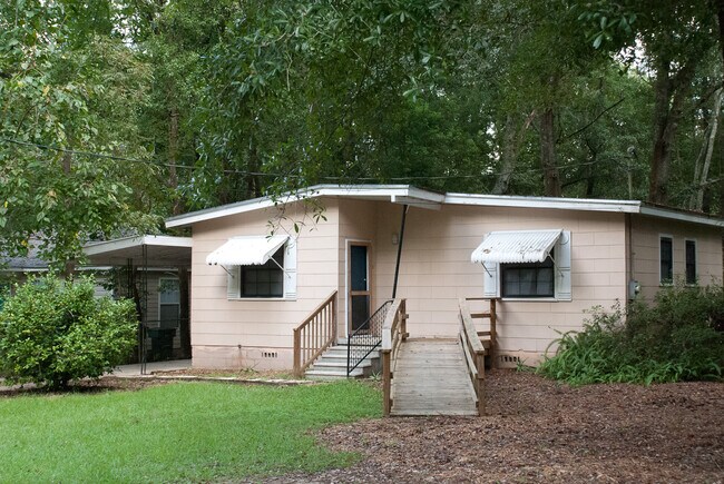 Building Photo - 2031 Holmes St