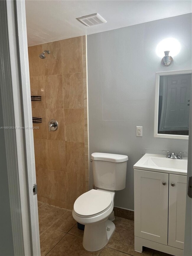 Building Photo - 10934 SW 137th Ct