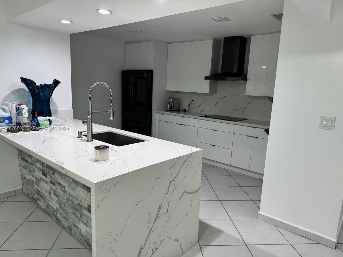 Foto principal - 14223 SW 92nd St