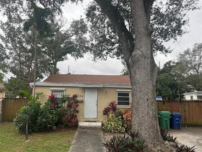 Foto del edificio - 586 NW 94th St
