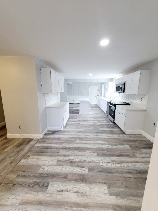 Foto del edificio - 386 Moose Hill Rd