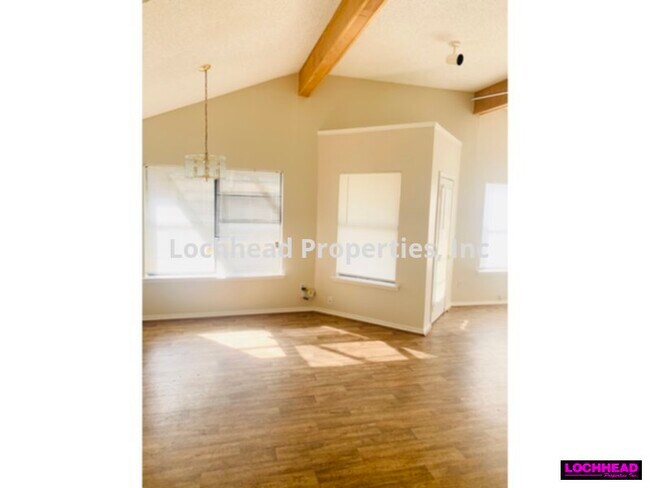 Building Photo - 1100 Old Barn Ln