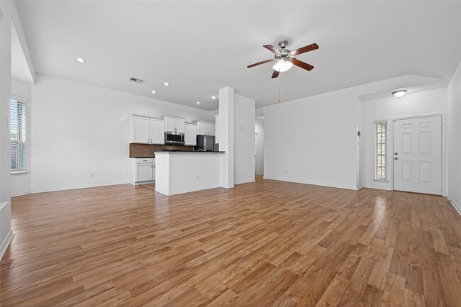 Building Photo - 22522 Fosters Park Ct