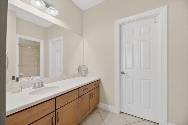 Foto del edificio - 5536 Luminar Pointe Ln