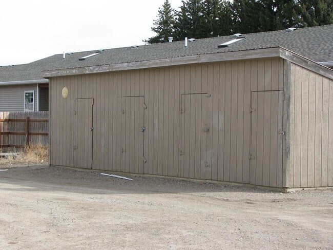 Building Photo - 2820 Baker Dr