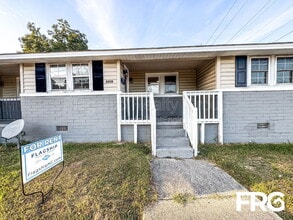 Building Photo - 600 Howell St