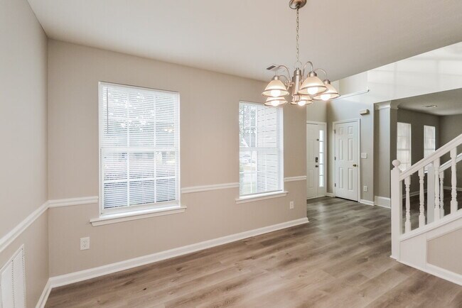 Building Photo - 95 Hazelhurst Dr