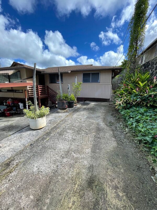 Building Photo - 1570 Ahihi St