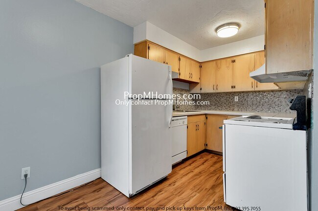 Building Photo - Cozy 2-Bedroom Multiplex in SW Tigard – En...