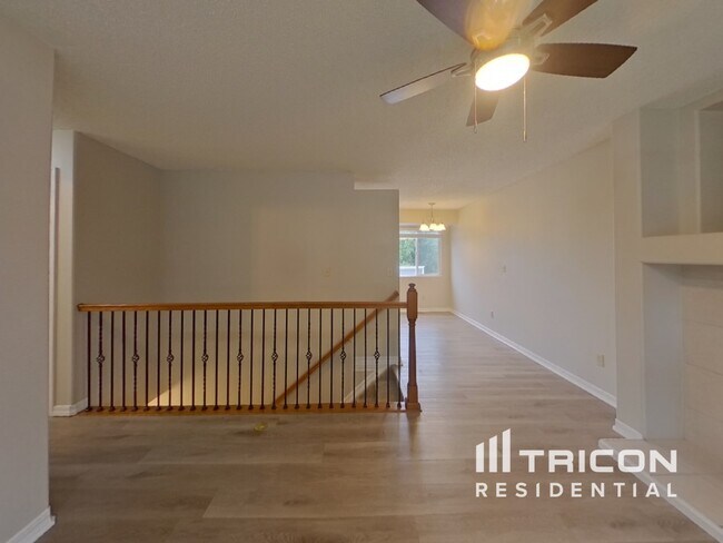Foto del edificio - 6935 Fountain Ridge Cir