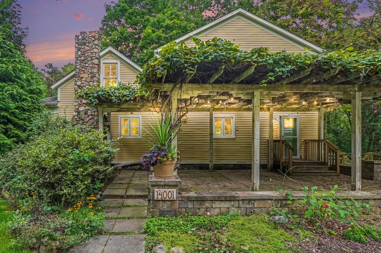 Photo - 14001 Riker Rd (Chelsea, MI)
